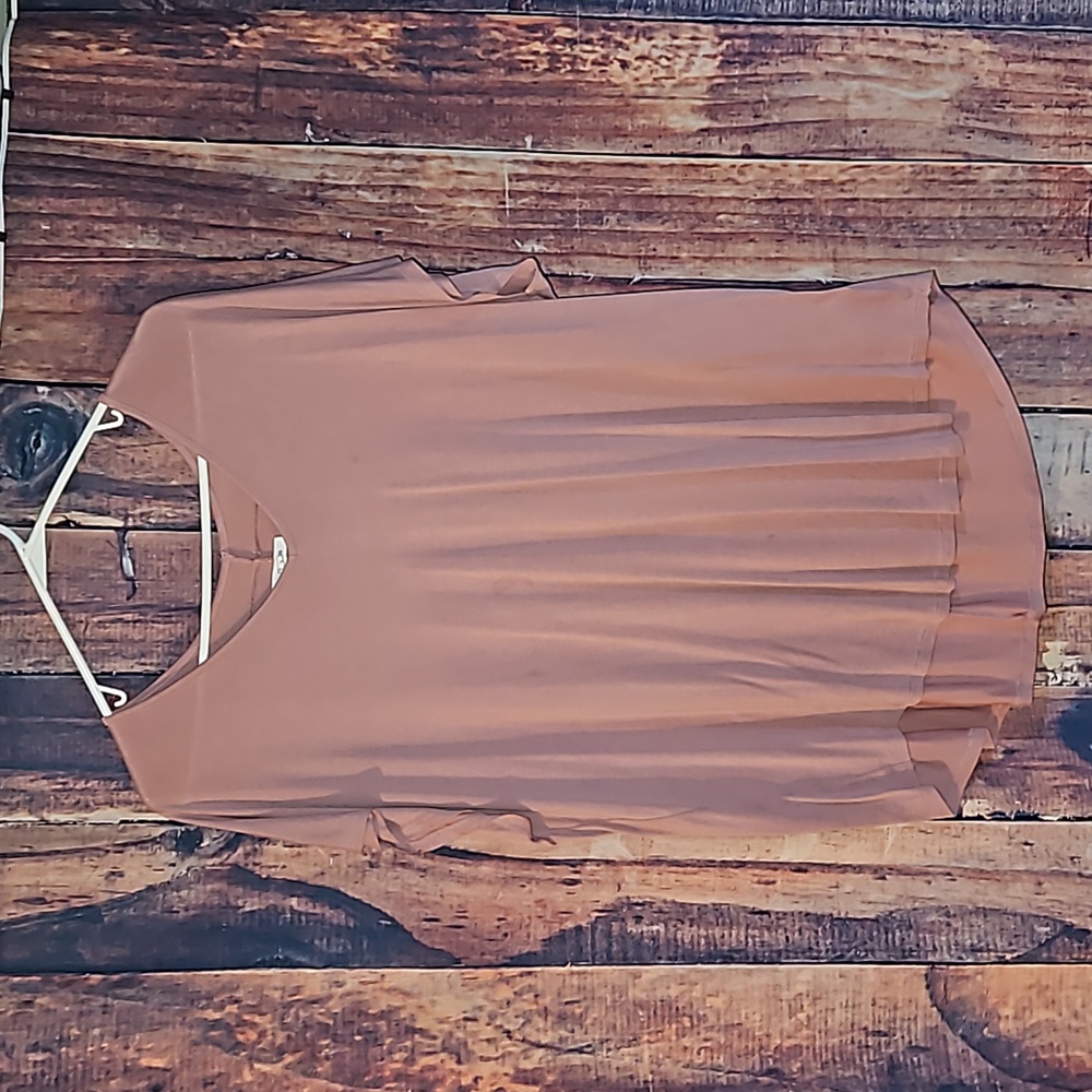 MAURICES PINK/MAUVE SHORT SLEEVE V NECK SHIRT SIZE 2